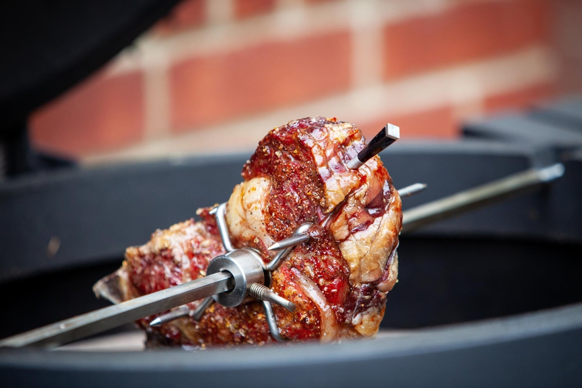 Meater am Drehspieß